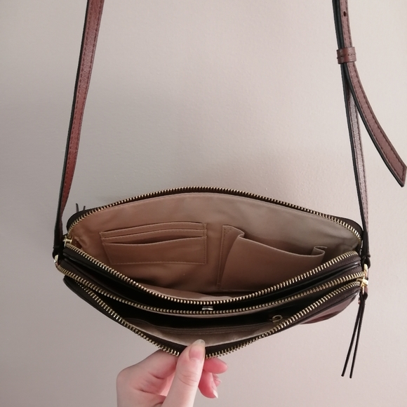 Banana Republic Leather Crossbody Bag - Picture 8 of 9